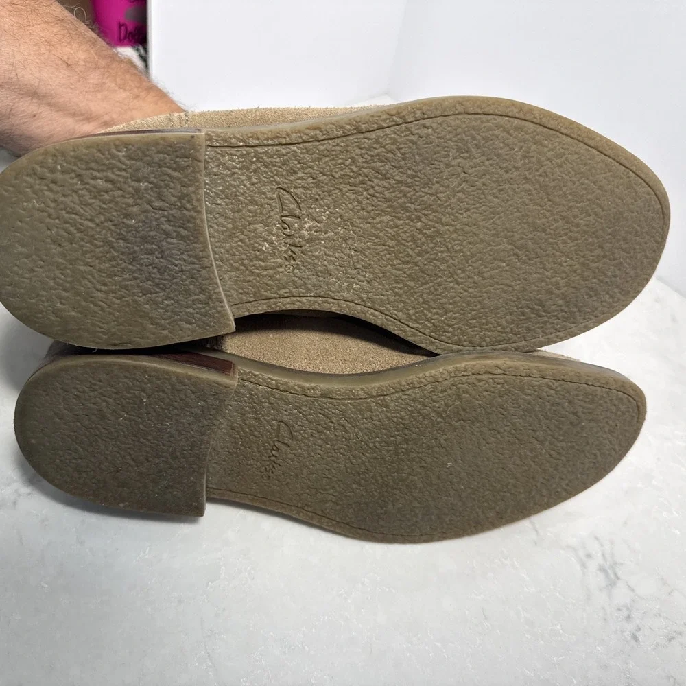 Clark's  Jaxen Chelsea Taupe‎ Suede boot, Size 7 .5 Ankle Pull-On